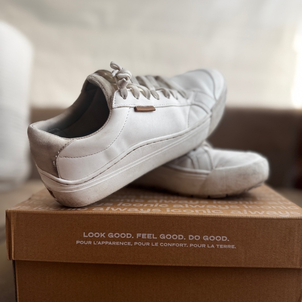 Dr. Scholl's White Time Off Sneakers